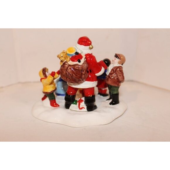 Dept 56 Snow Village - Santa Comes to Town, 1995 - Picture 4 of 6